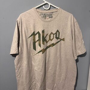 Akoo Men’s Tan Graphic Logo Tee with Camouflage Print